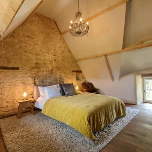  Hébergement de vacances Maison Typique Bretonne Avec Toit De Chaume France