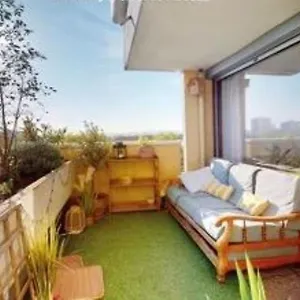 3 Chambres, 85 M2, Securisee Vénissieux
